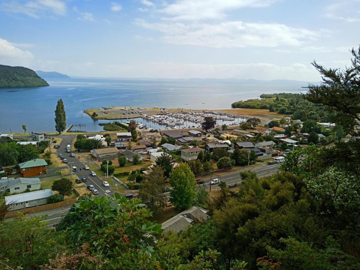 Motuoapa Bay Chalets トゥランギ エクステリア 写真