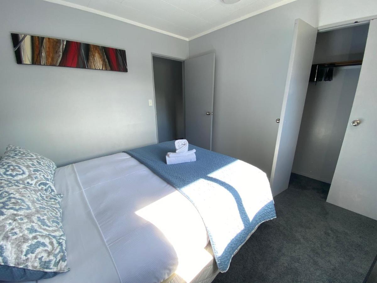 Motuoapa Bay Chalets トゥランギ エクステリア 写真