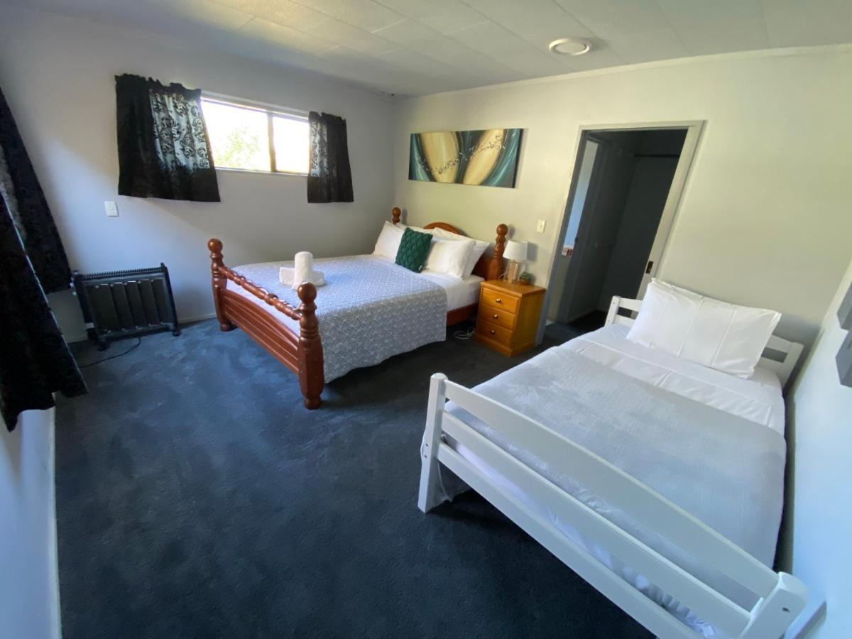 Motuoapa Bay Chalets トゥランギ エクステリア 写真
