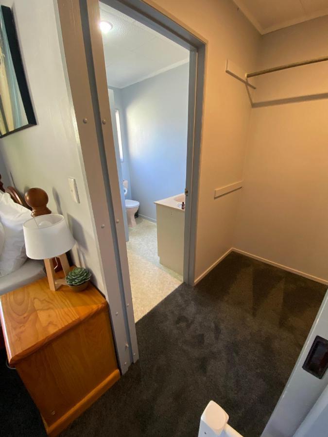 Motuoapa Bay Chalets トゥランギ エクステリア 写真