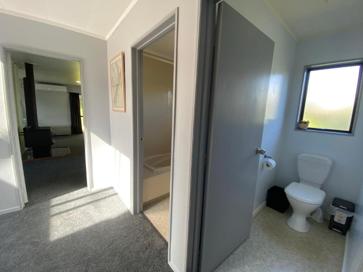 Motuoapa Bay Chalets トゥランギ エクステリア 写真