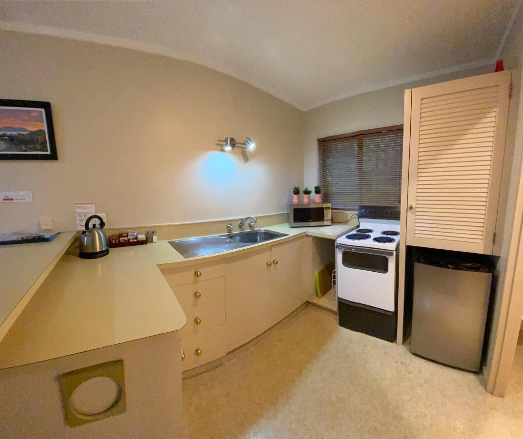 Motuoapa Bay Chalets トゥランギ エクステリア 写真