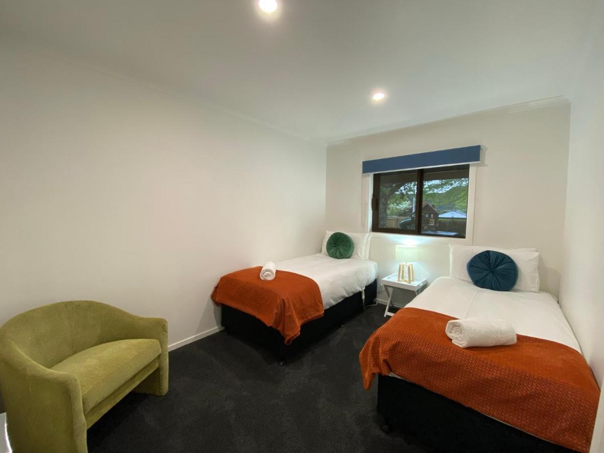 Motuoapa Bay Chalets トゥランギ エクステリア 写真