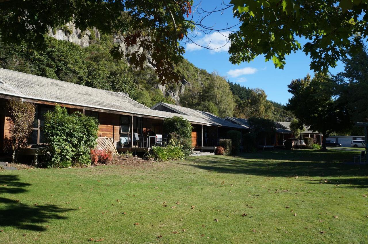 Motuoapa Bay Chalets トゥランギ エクステリア 写真