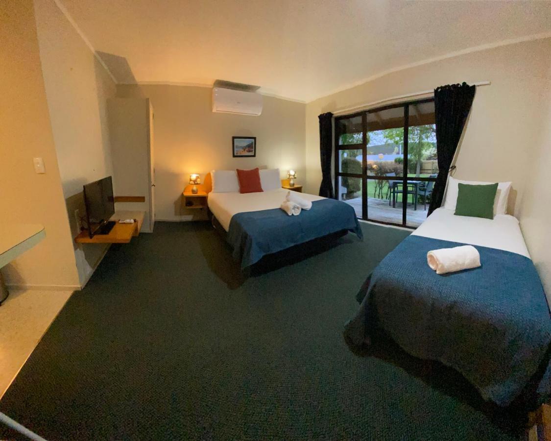 Motuoapa Bay Chalets トゥランギ エクステリア 写真