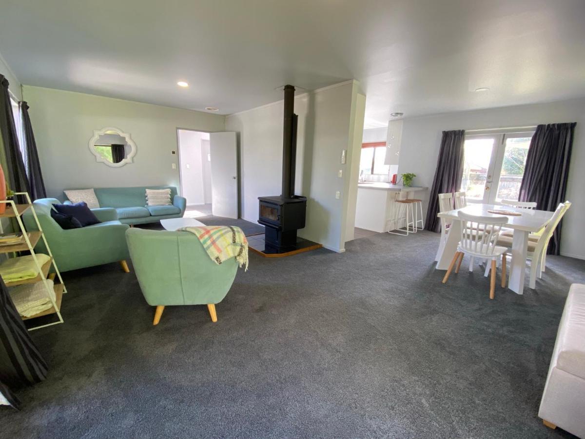 Motuoapa Bay Chalets トゥランギ エクステリア 写真